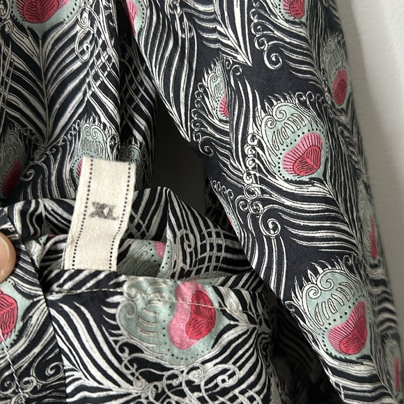 Sailor Rose Peacock Feather Print quarter button up collared Blouse - Picture 5 of 6